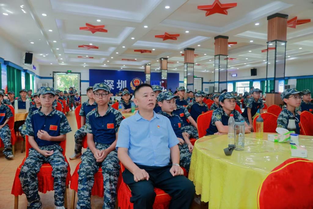 观看阅兵式