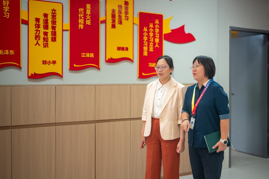 校长参观