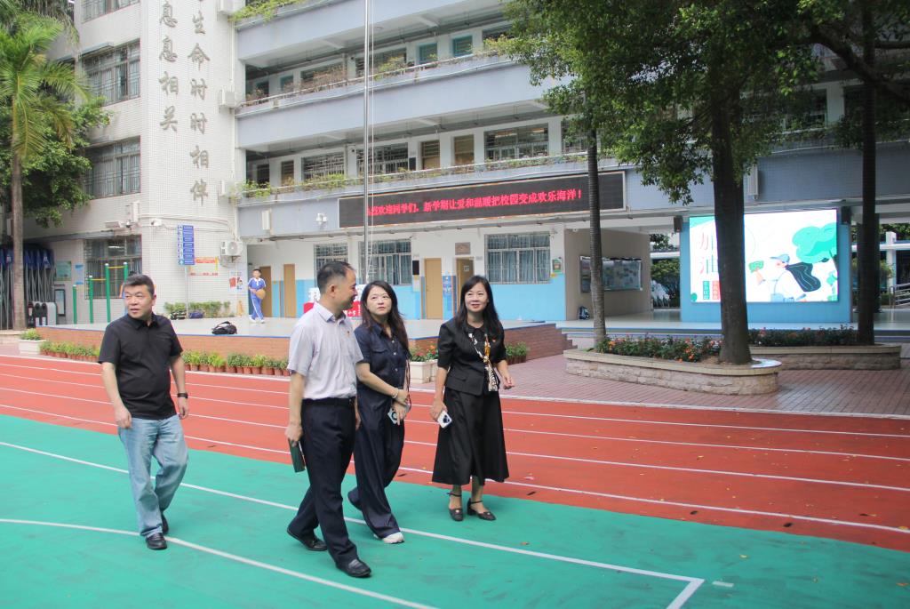罗湖区教育局领导莅临南湖小学指导秋季开学工作