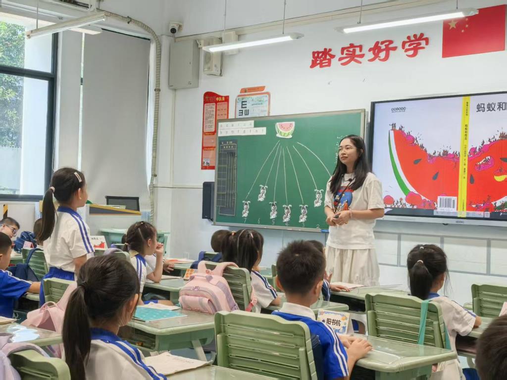 “百人听千课”活动走进红桂小学