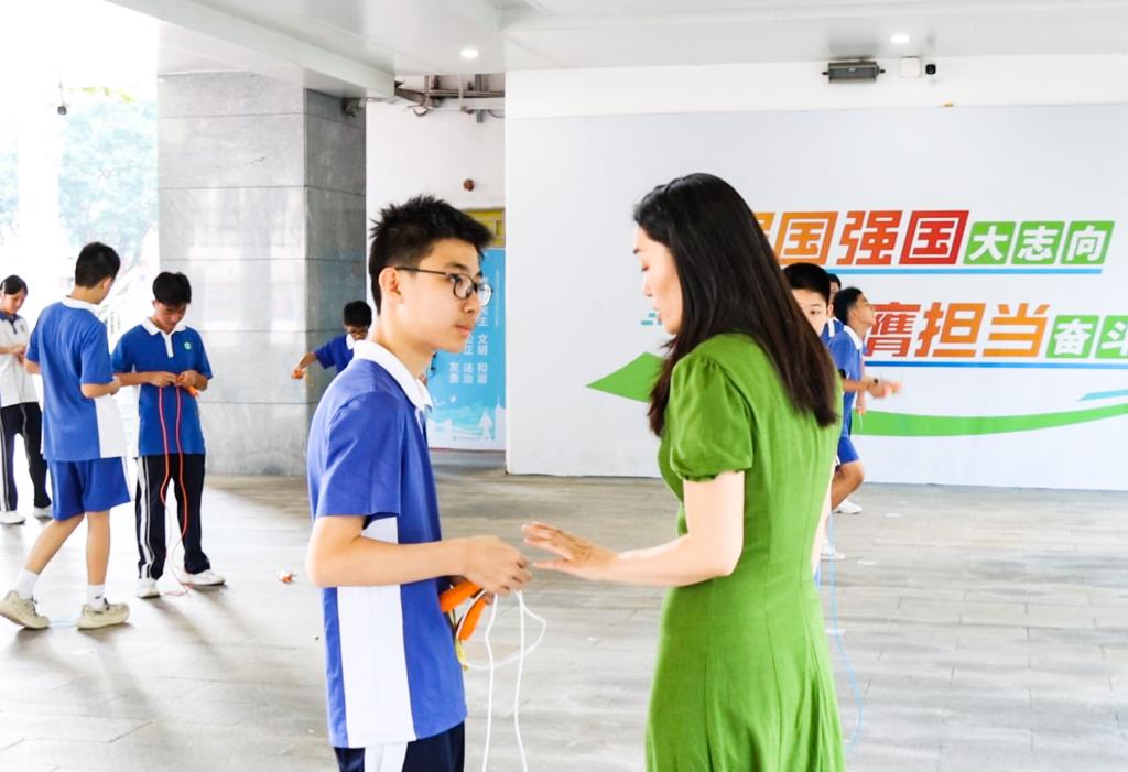 翠园文锦中学成功举办“德育+健康美”行动之第二届“班班锦绣”