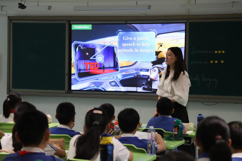 红岭小学·慧心课程｜罗湖区教科院“百人听千课”活动走进红岭小