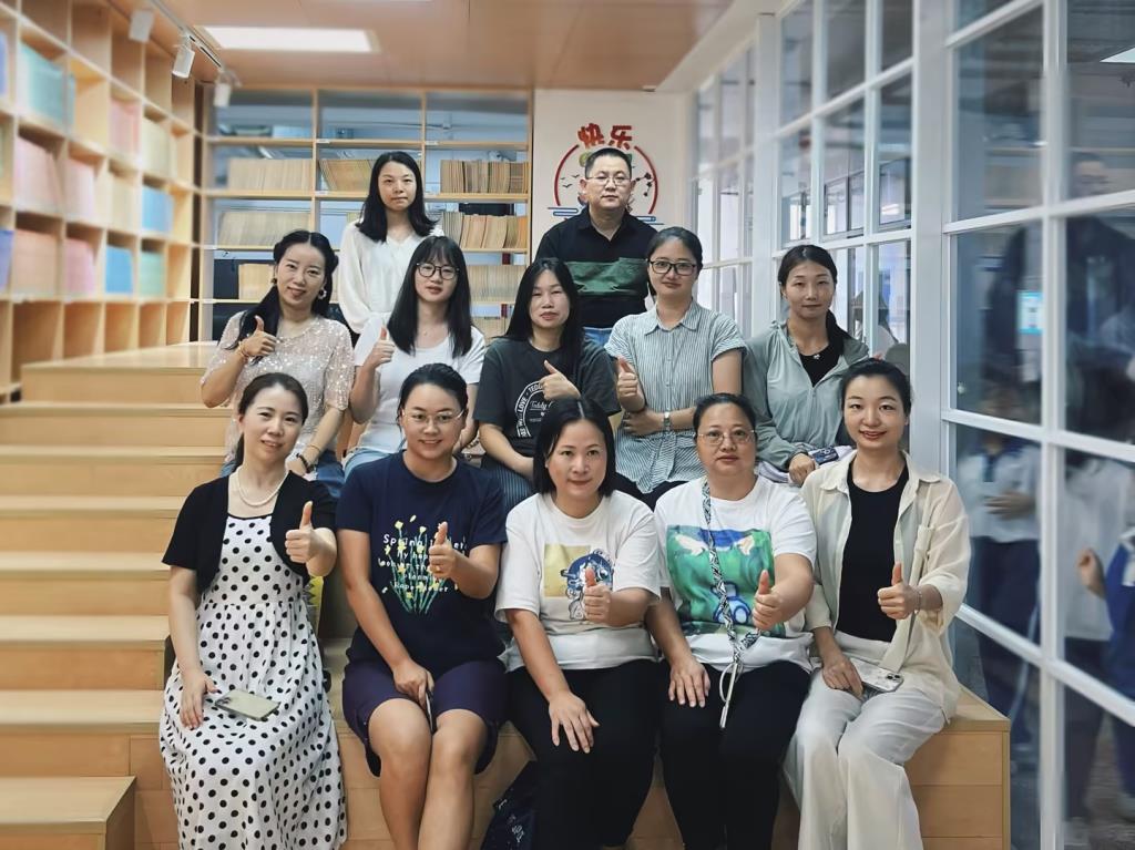 绘本润童心，书香溢校园 ——深圳市向西小学举办“家长绘本进课堂”活动 
