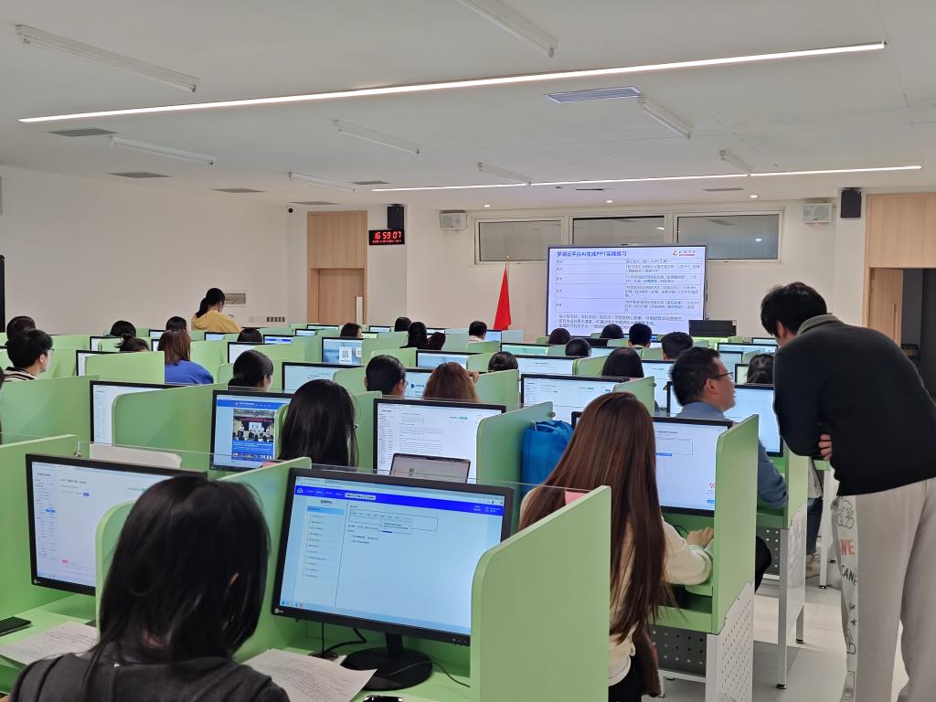 聚焦 “师・生・AI 协同”，桂园中学青年教师培训打造新质课