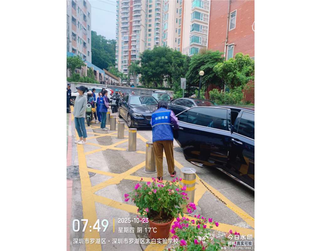 太白实验学校的“一抹红”与“一抹蓝”