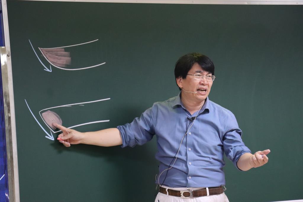 太白实验学举办教师书法学习培训活动