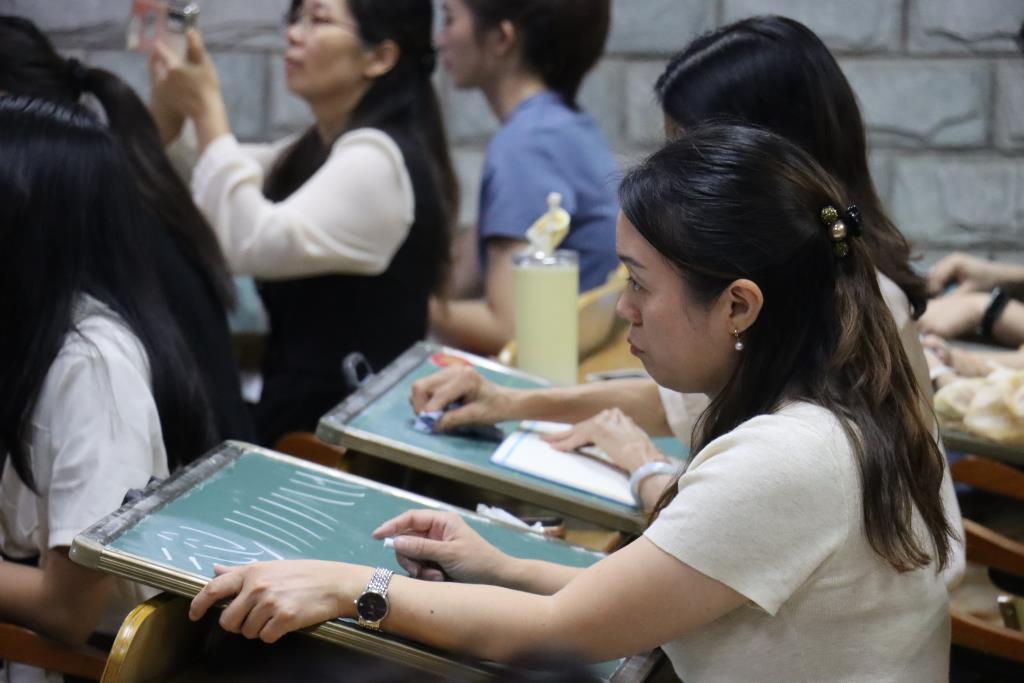 太白实验学举办教师书法学习培训活动