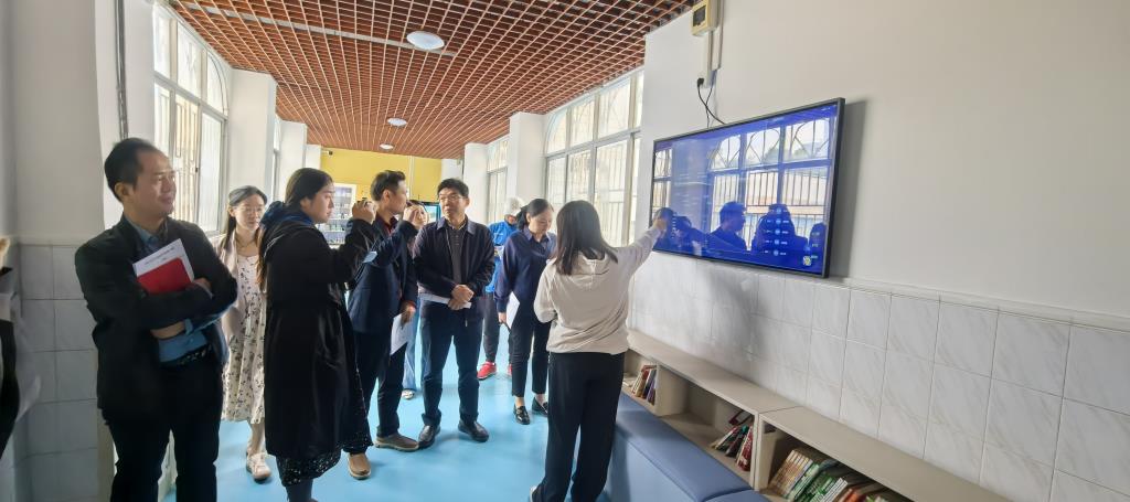 福田小学与洪湖小学共话“5+1”智慧评价