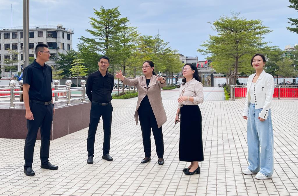 深圳市翠园文锦中学赴陆丰市碣石中学开展教育帮扶交流活动