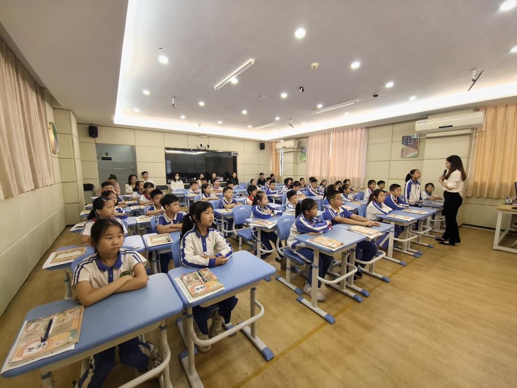 教研深耕展风采，AI赋能向新质