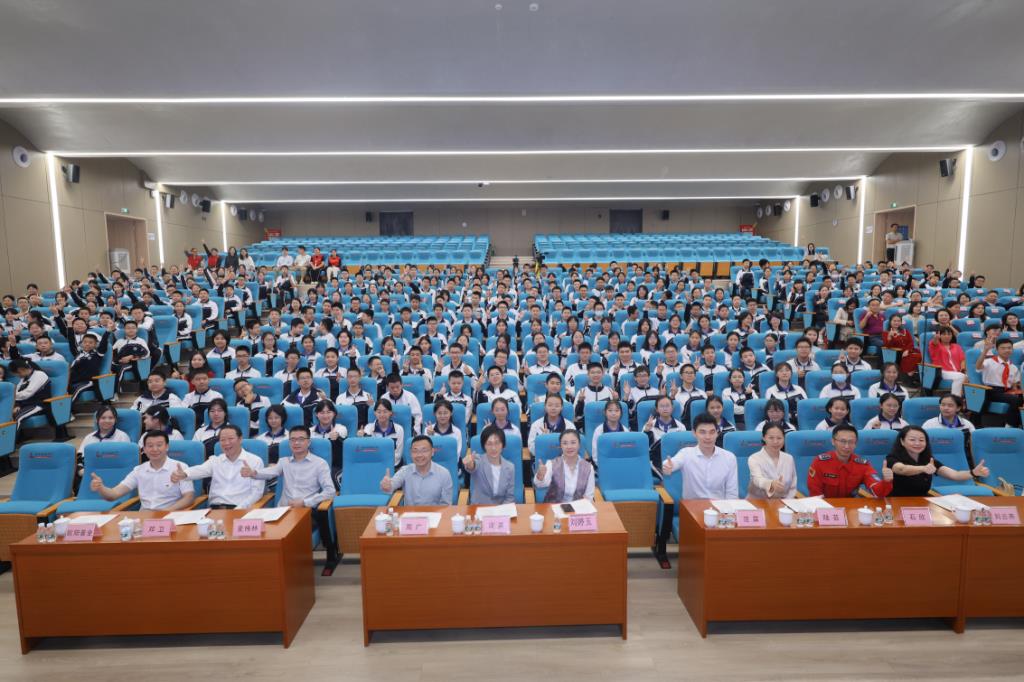 潮涌鹏城少年志，桂园红映栋梁才——2025年度深圳“新时代好