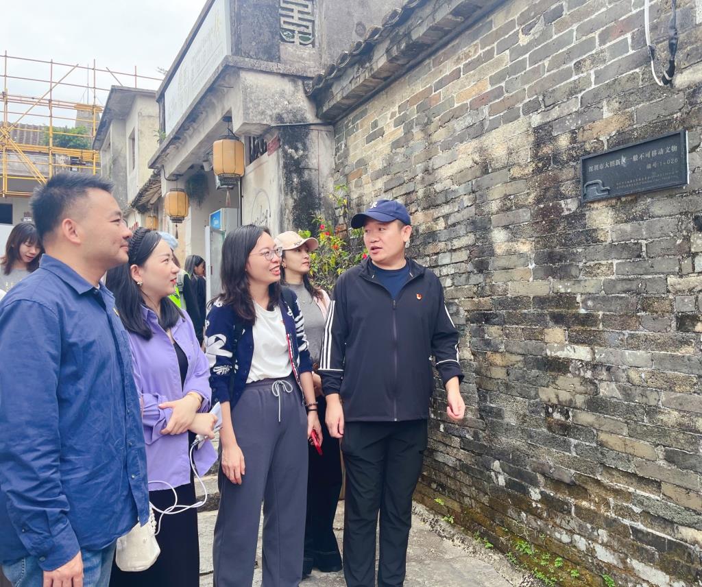 探寻古墙历史，感悟文化底蕴