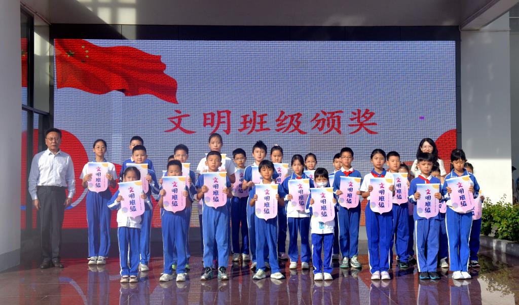 深圳市翠北实验小学第十一周升旗仪式