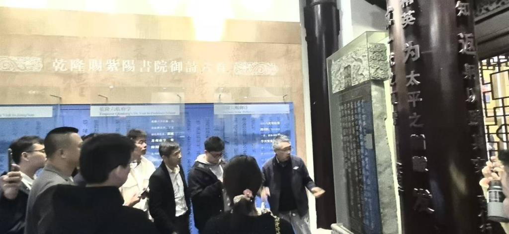 华美、深高班主任一同赴苏州中学参观学习