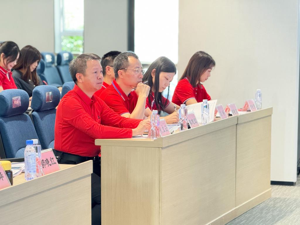 翠园文锦中学召开2025-2026学年度初三教育教学工作会议