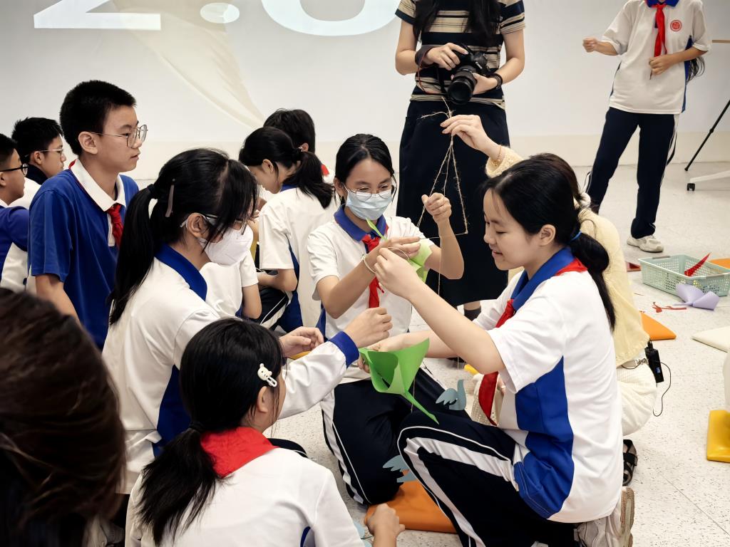红桂中学潘星宇老师任教罗湖区新质课堂研讨课