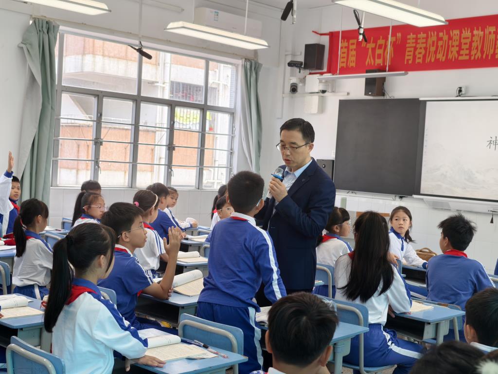 特级教师操德胜到太白实验学校开展教学研讨