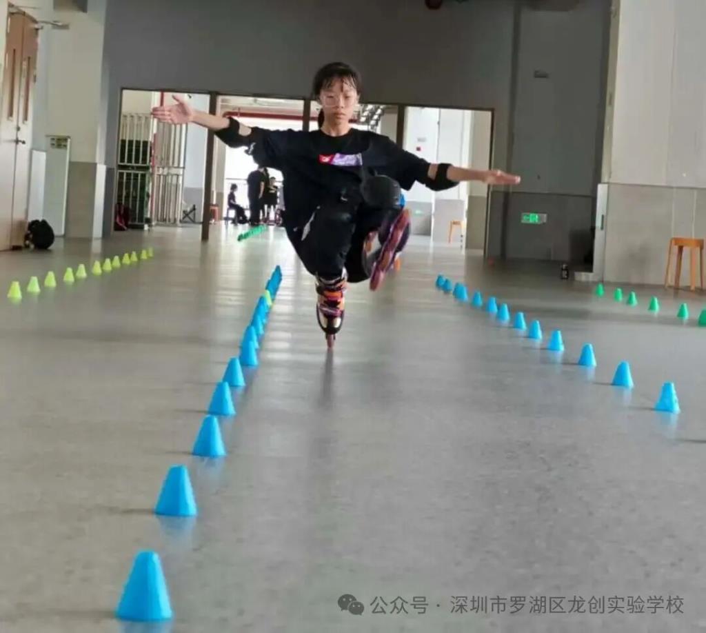 龙创学子登十五运会开幕式！