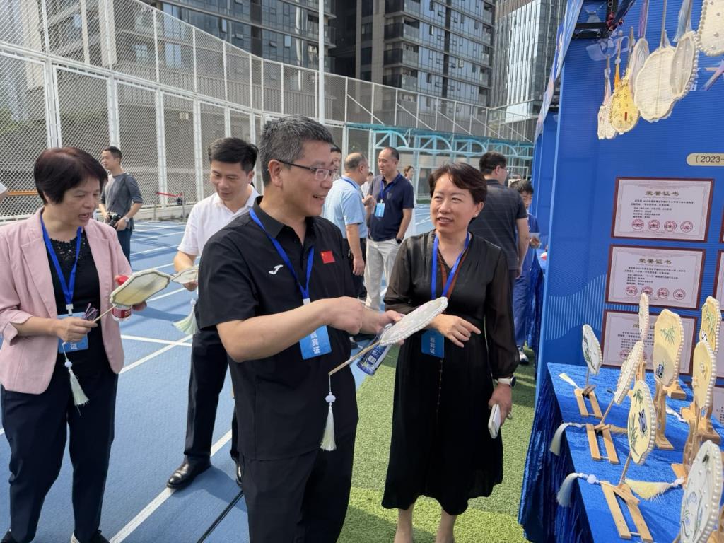 深圳市水库小学参加罗湖区中小学第八届大创客节活动