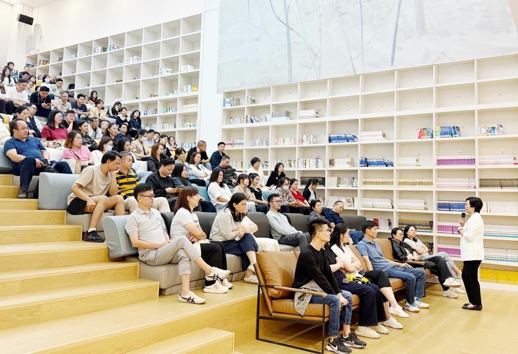 布心中学“致美家长学校”第十六期活动