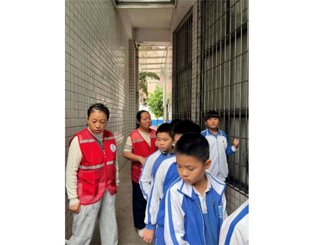 深圳市笋岗小学进行低年级视力筛查