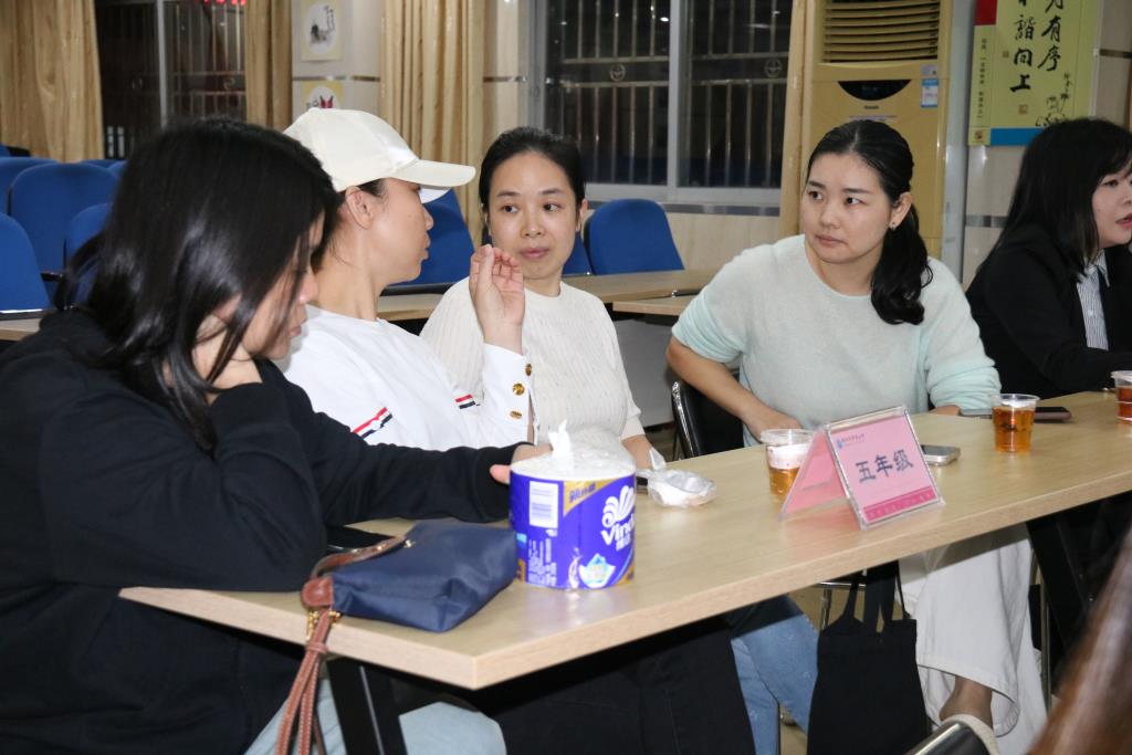 深圳市笋岗小学召开家委座谈会