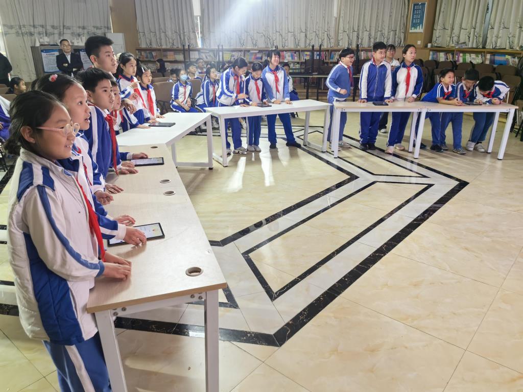 3.阅读比赛选手入场
