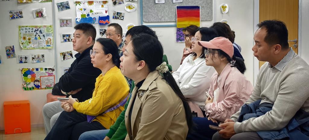 深圳市洪湖小学“知子花开”家庭教育沙龙启动啦！
