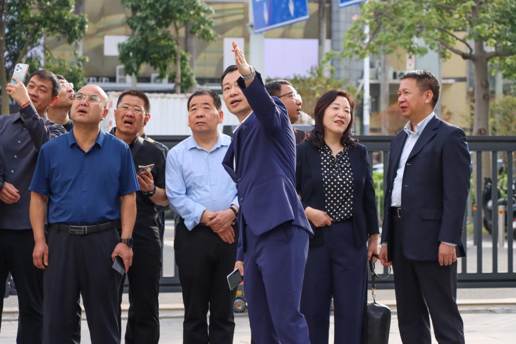 山西省稷山县教育考察团莅临翠园文锦中学交流学习