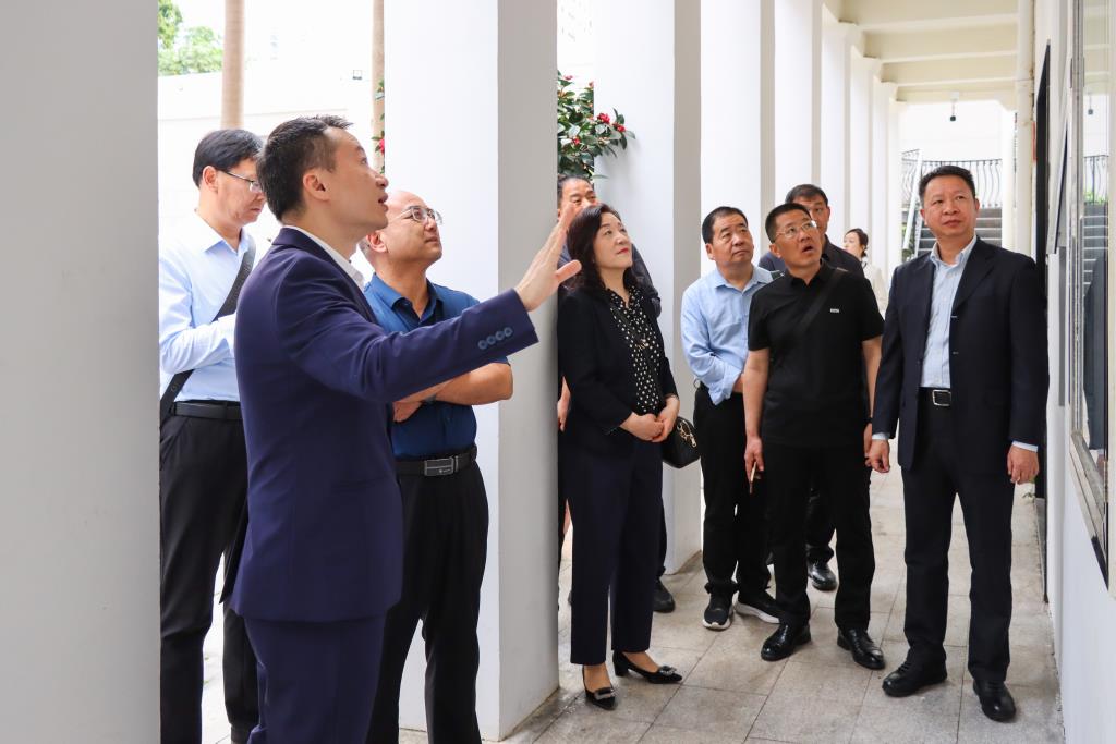 山西省稷山县教育考察团莅临翠园文锦中学交流学习
