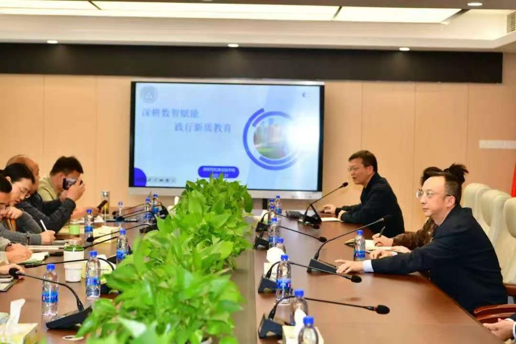 深圳市松泉实验学校迎来四川彭州骨干教师团一行