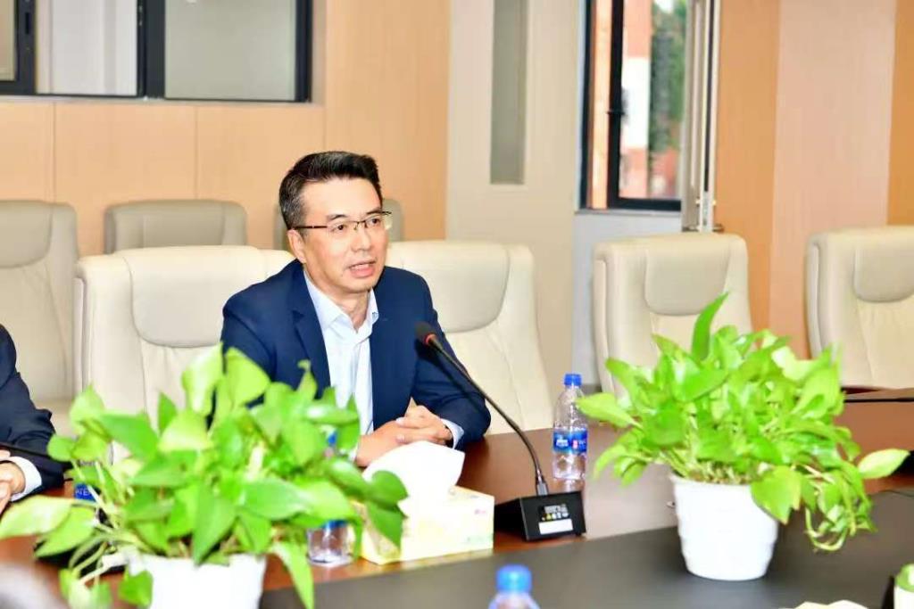 深圳市松泉实验学校迎来四川彭州骨干教师团一行