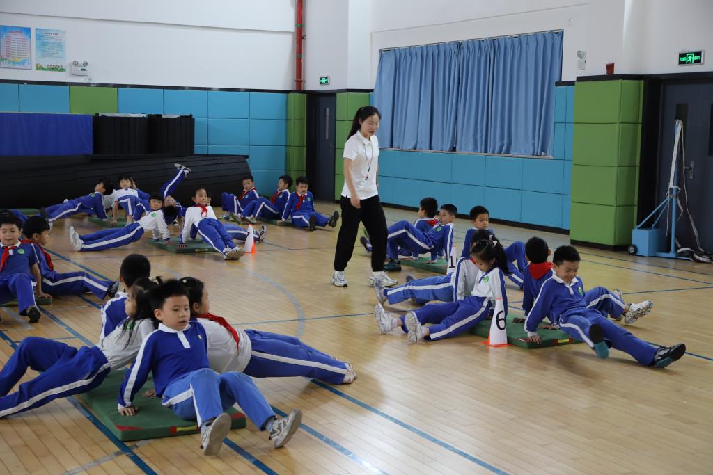 聚焦“新质+体验式”课堂，第十届“向西杯”幸福课堂教学大赛