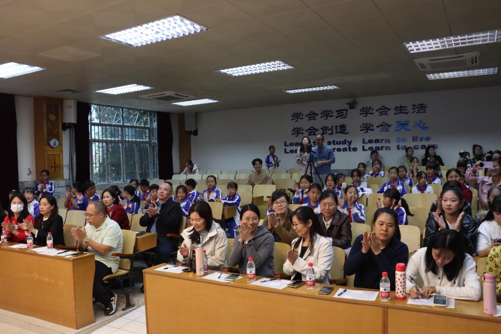 太白实验学校首届英语十佳歌手大赛