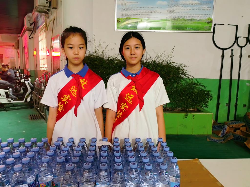4.校园迎宾