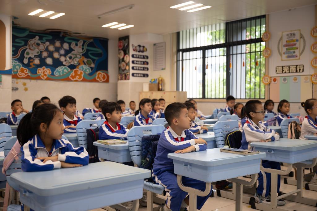 深圳市翠北实验小学第10周主题班会