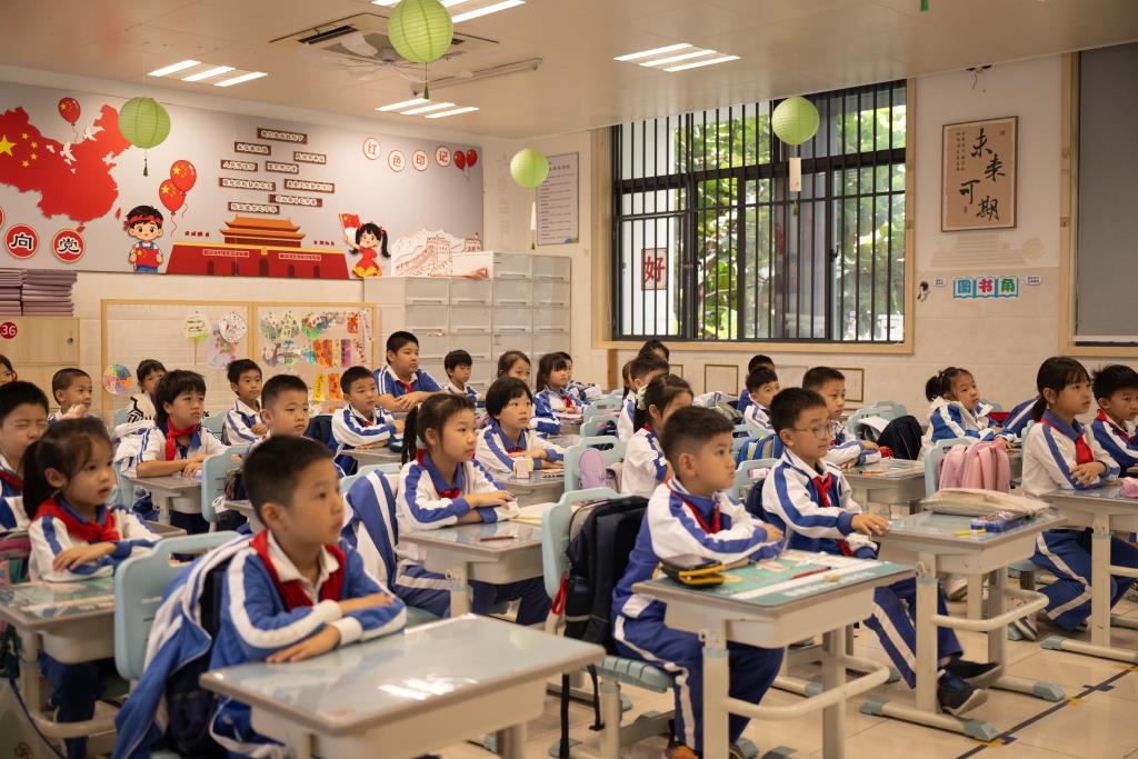 深圳市翠北实验小学第10周主题班会