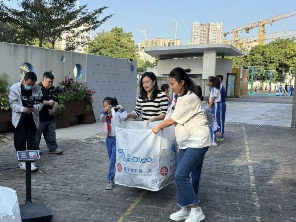 翠北实验小学：“盒”力全开，奏响校园绿色环保新乐章