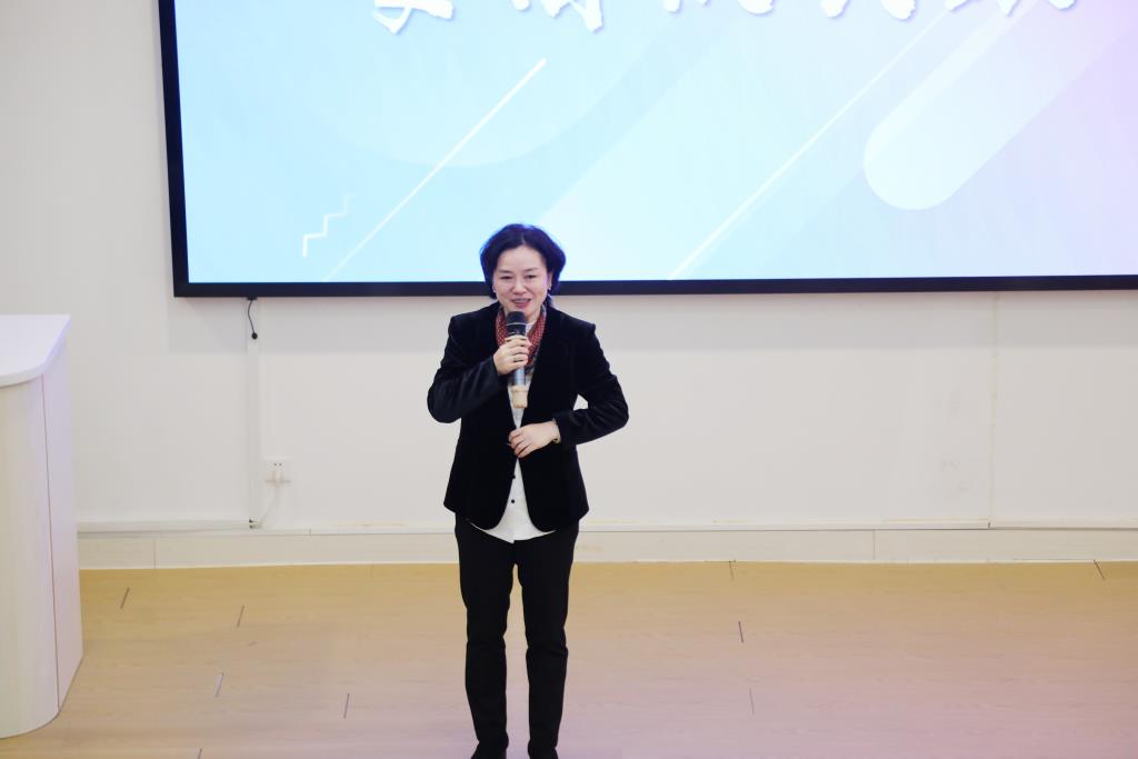 深北莫基础教育集团跨校美术教师共探艺教前沿——晏清校长讲话