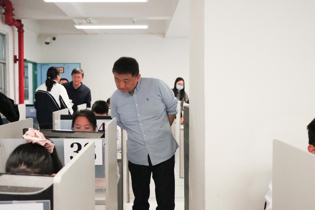 深圳市翠园文锦中学迎来专家团考察指导
