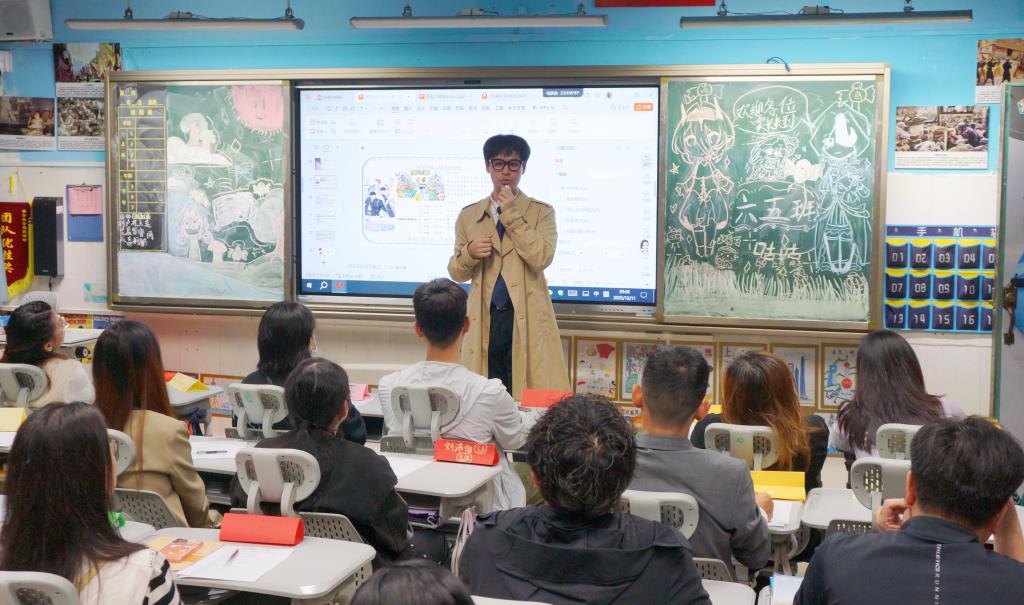 凝心聚力育桃李，家校携手共成长 ——南湖小学家长会圆满举行