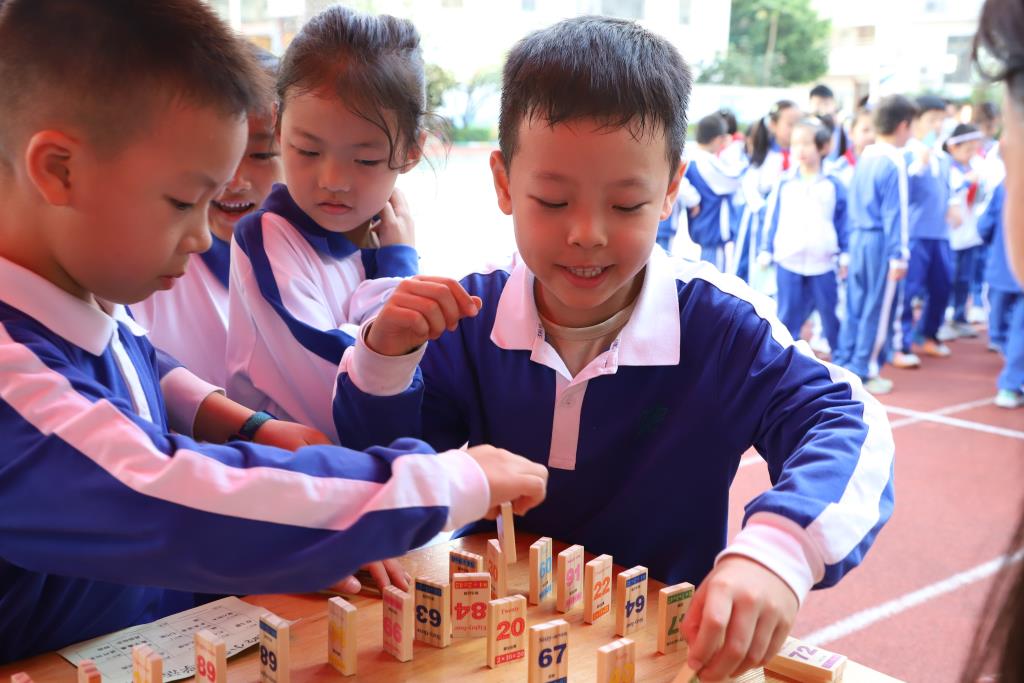 红岭小学·慧心课程｜智慧启航 数学探秘