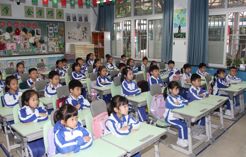铭礼石畔传雅韵，南湖学子习礼风 ——书记、校长高红妹开讲礼仪