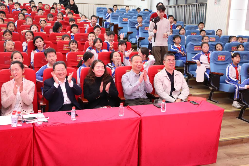 向西小学第七届校园幸福阅读节精彩纷呈