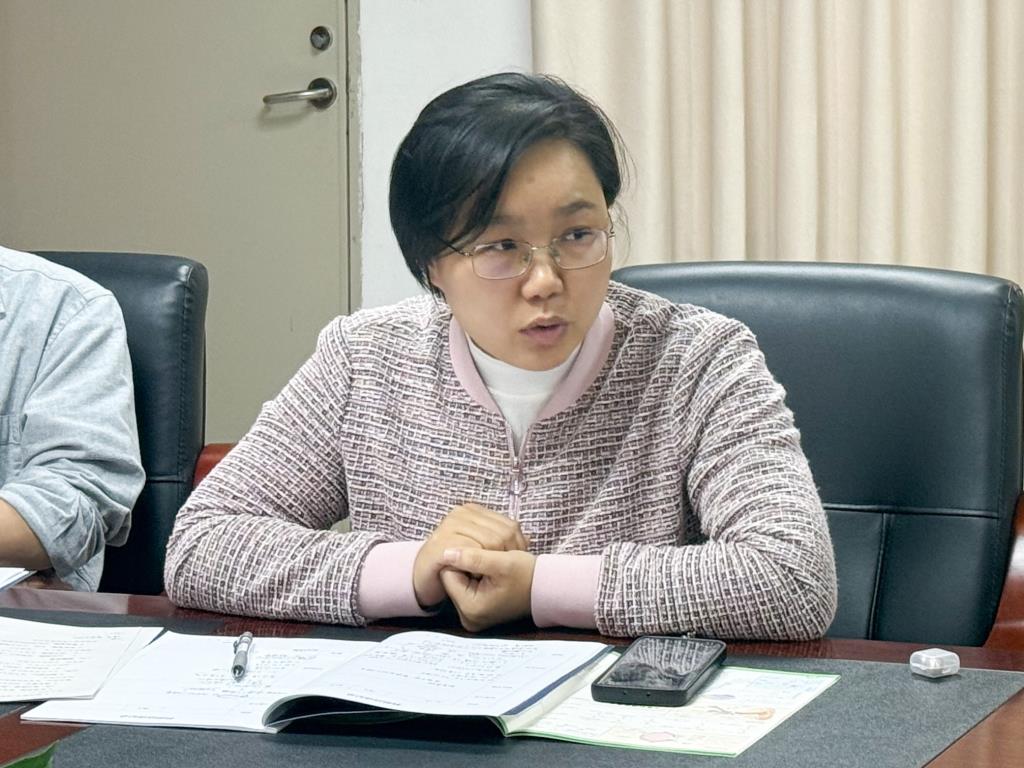 翠园文锦中学召开“教案变脸”专题研讨会