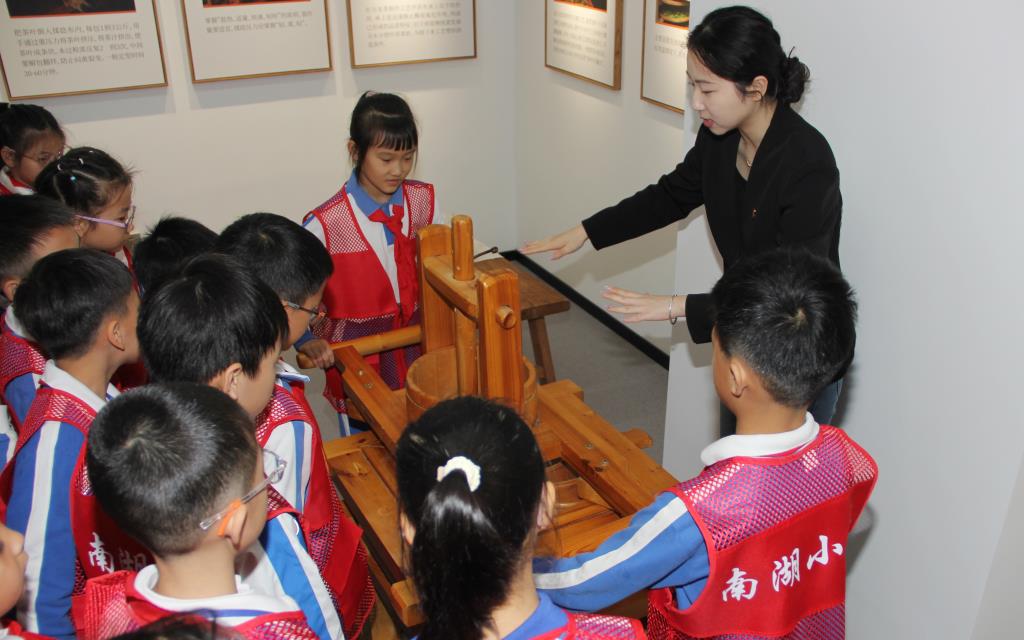 深圳市南湖小学开展“每周半天计划”课外实践活动