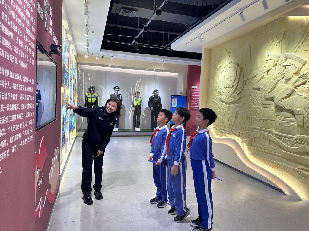 深圳市翠北实验小学行走的思政课（37）