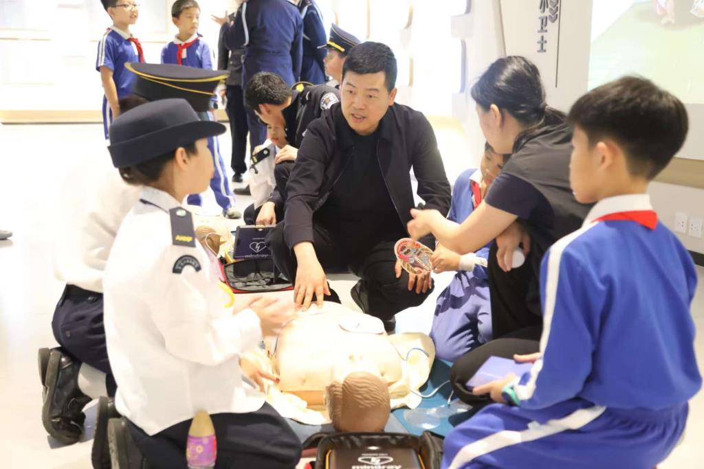 深圳市翠北实验小学行走的思政课（37）