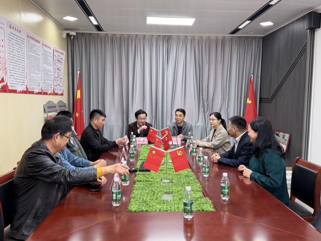 两校领导进行对点帮扶交流研讨