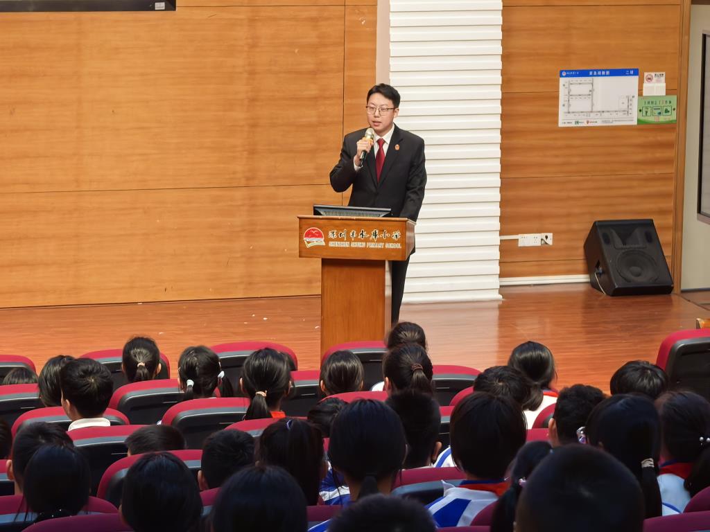 “宪法进校园”活动